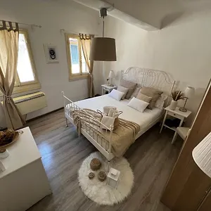 La Piccola Maison , Firenze Italia